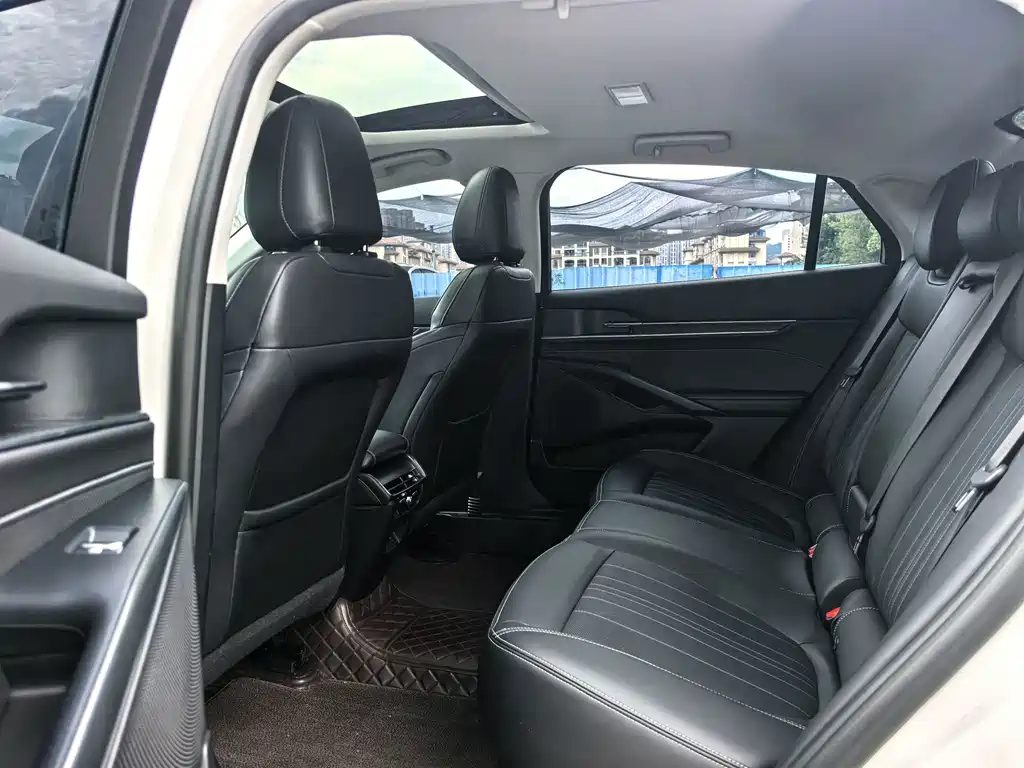 Ford Mondeo — миниатюра 9