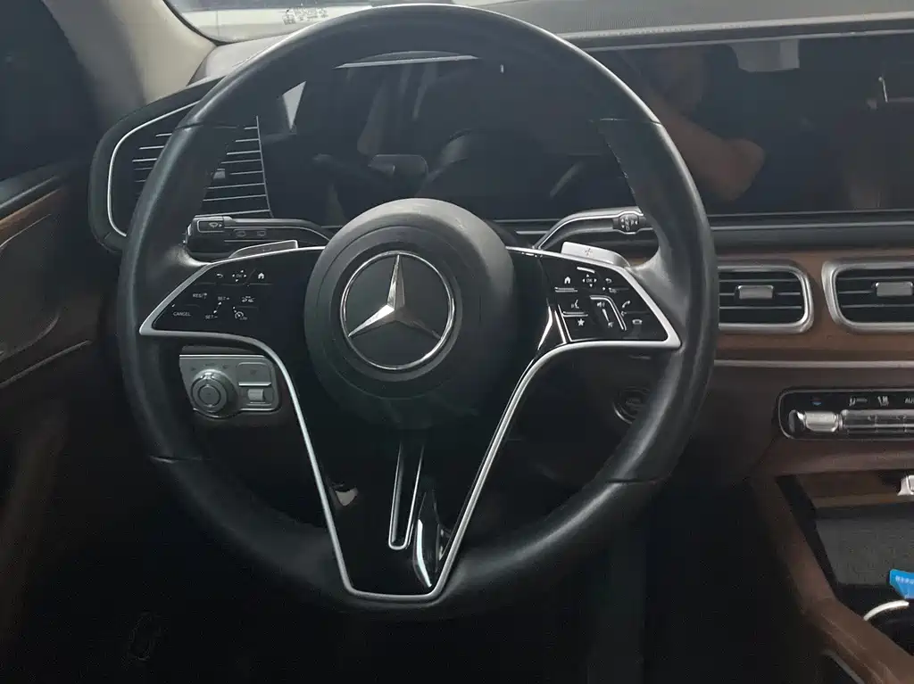 Mercedes-Benz GLE (Import) — миниатюра 10