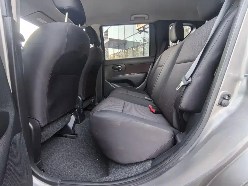 Nissan Livina — миниатюра 8