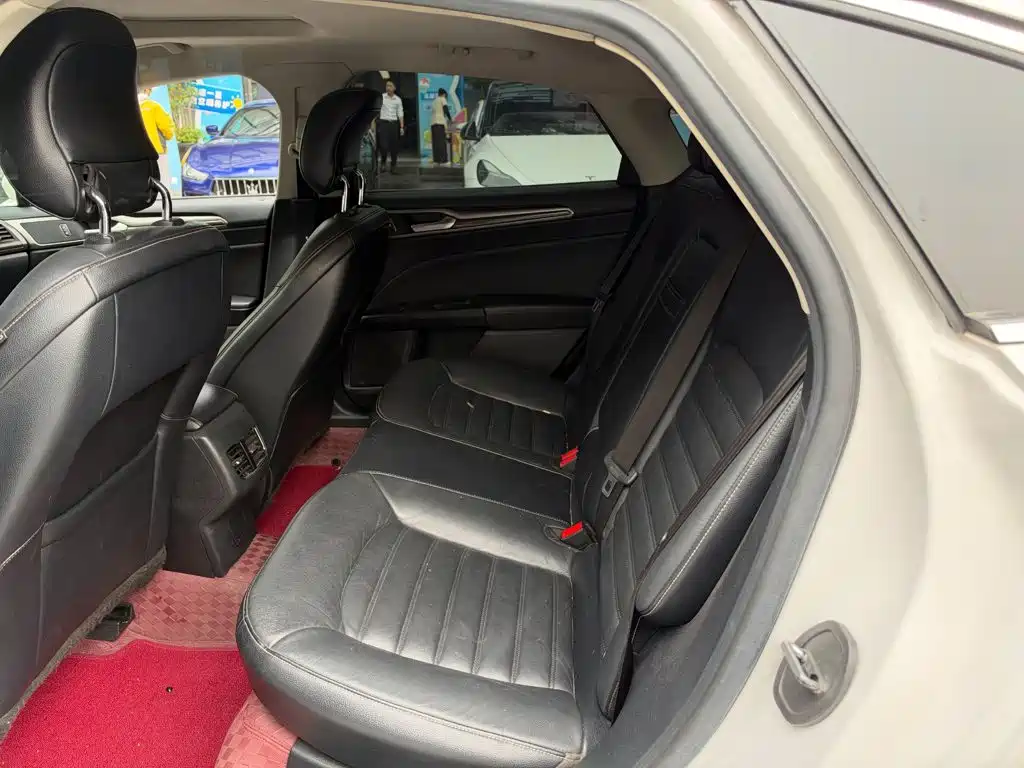 Ford Mondeo — миниатюра 11