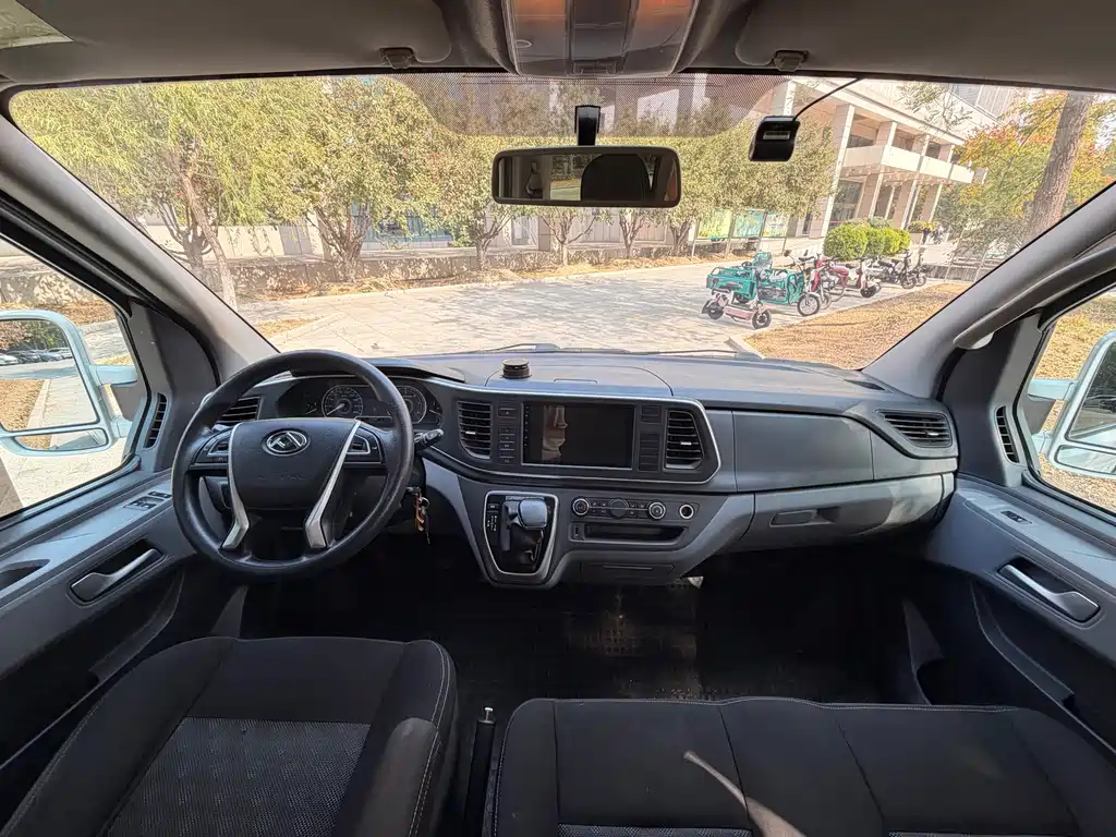 MAXUS V80 — миниатюра 12