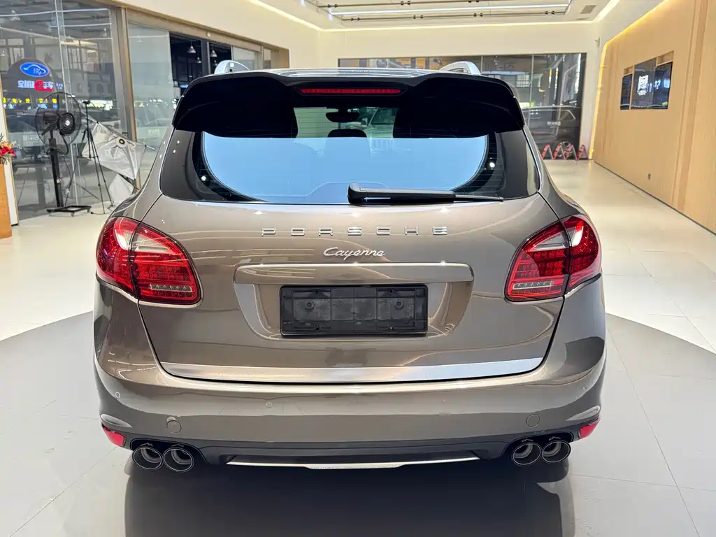 Porsche Cayenne 2014 Cayenne Platinum Edition 3.0T