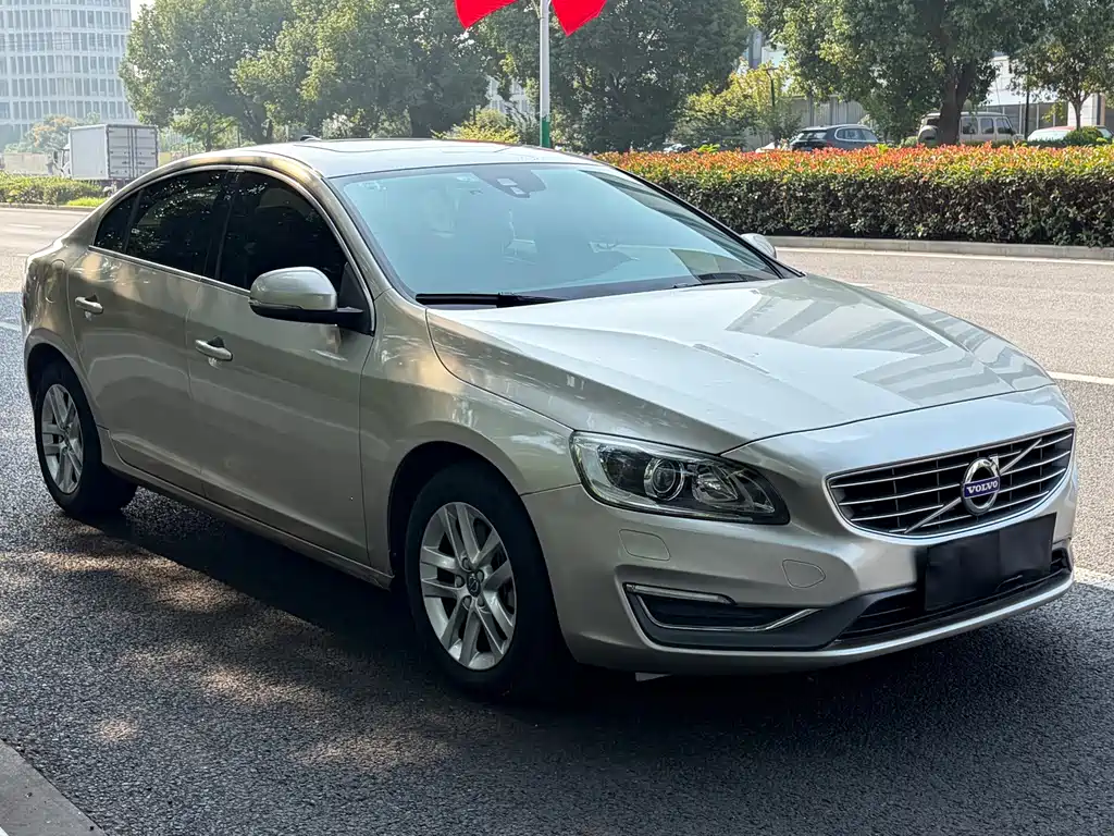 Volvo S60 — миниатюра 7