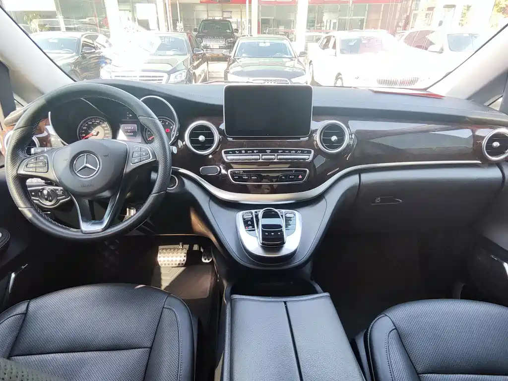 Mercedes-Benz V-Class — миниатюра 12
