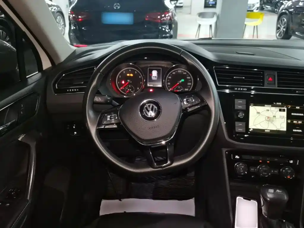 Volkswagen Tiguan L — миниатюра 11