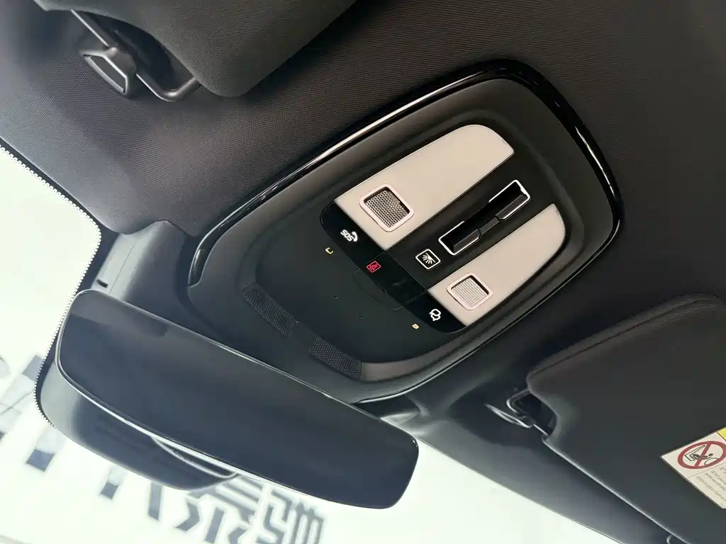 Volvo XC90 — миниатюра 10