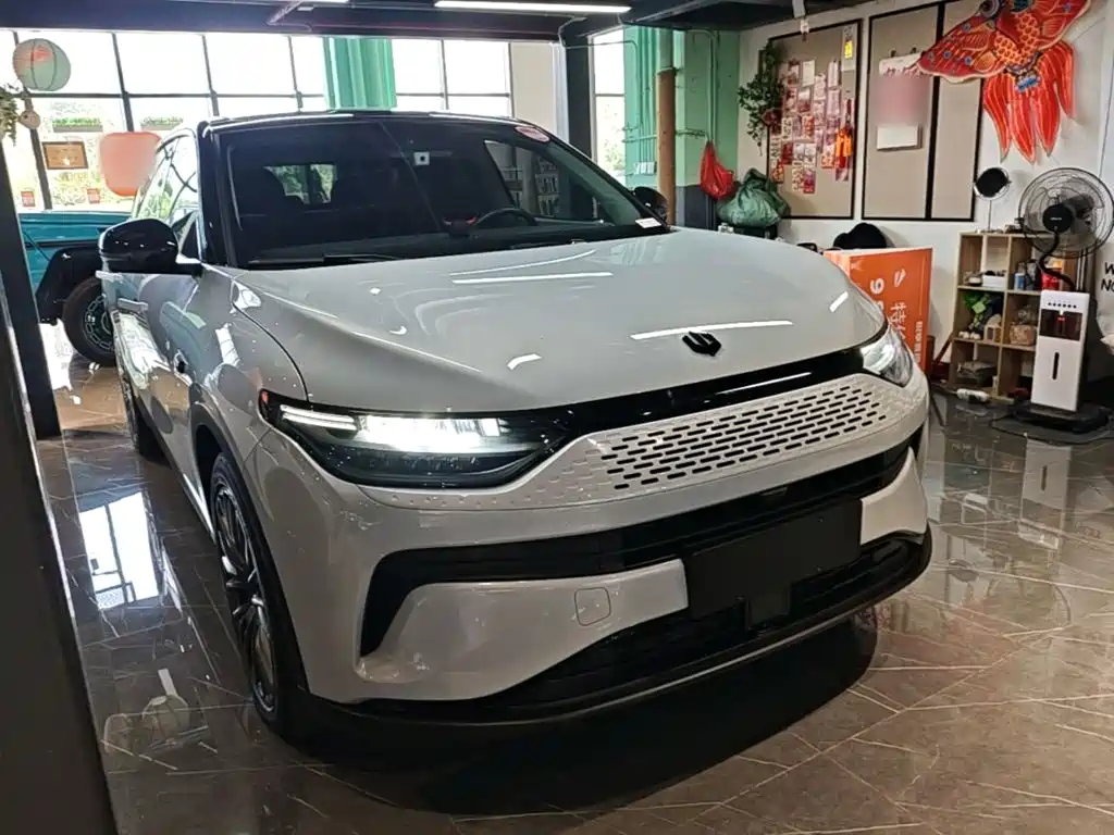 Leapmotor Leapmotor C11 — миниатюра 4