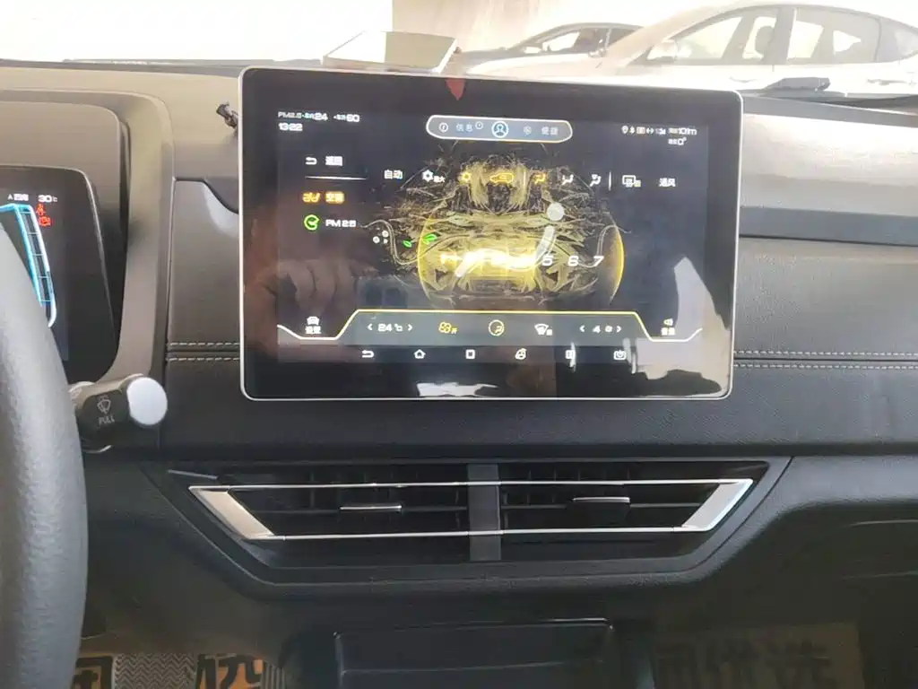 BYD Yuan EV — миниатюра 13
