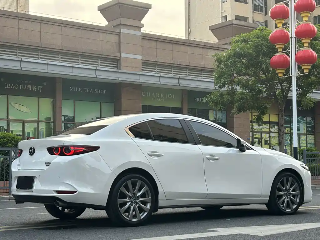 Mazda 3 Axela — миниатюра 4