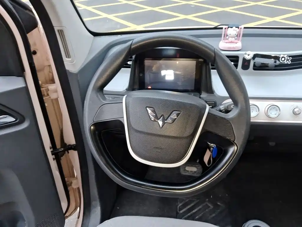 Wuling MINIEV — миниатюра 6