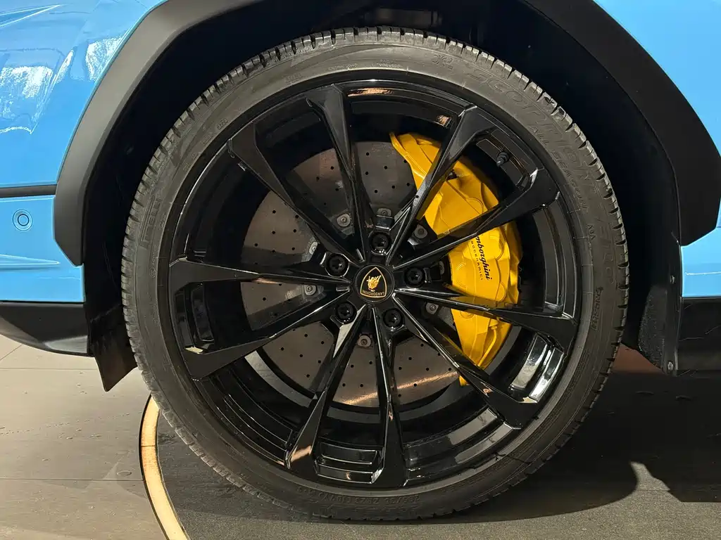Lamborghini Urus — миниатюра 6