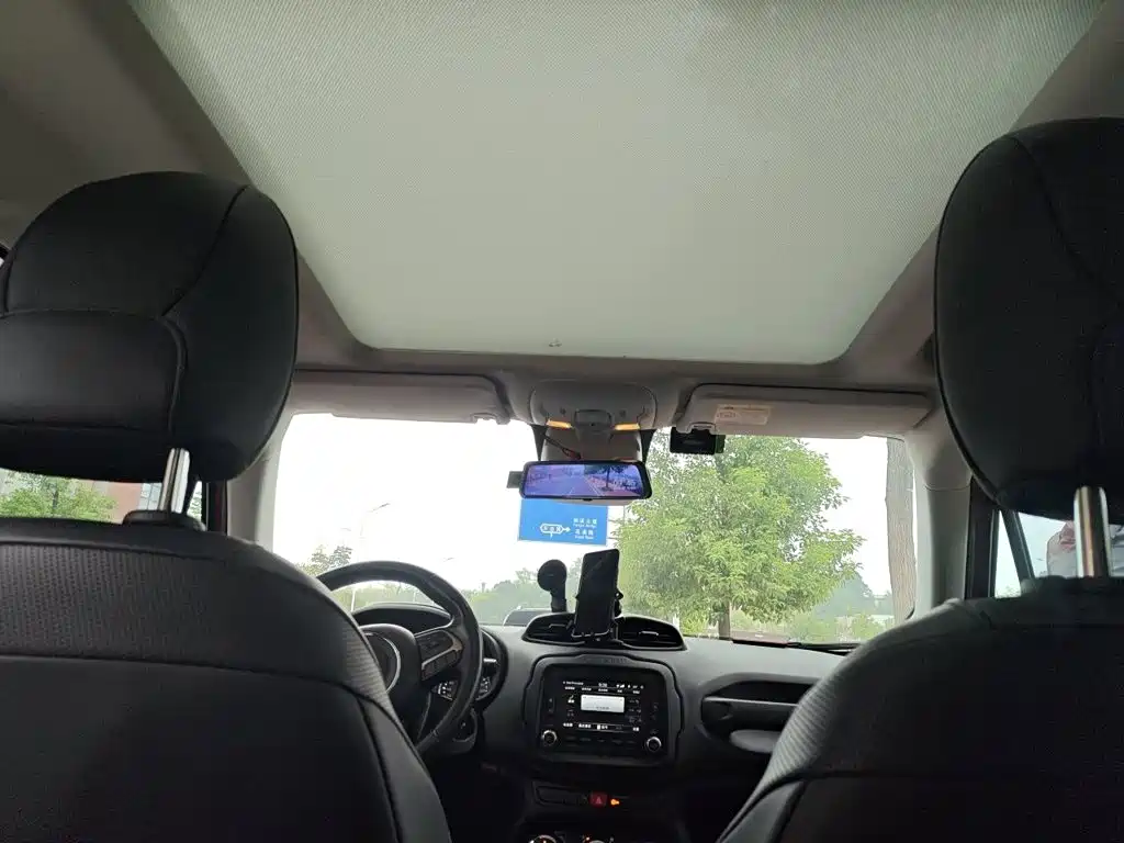 Jeep Renegade — миниатюра 14