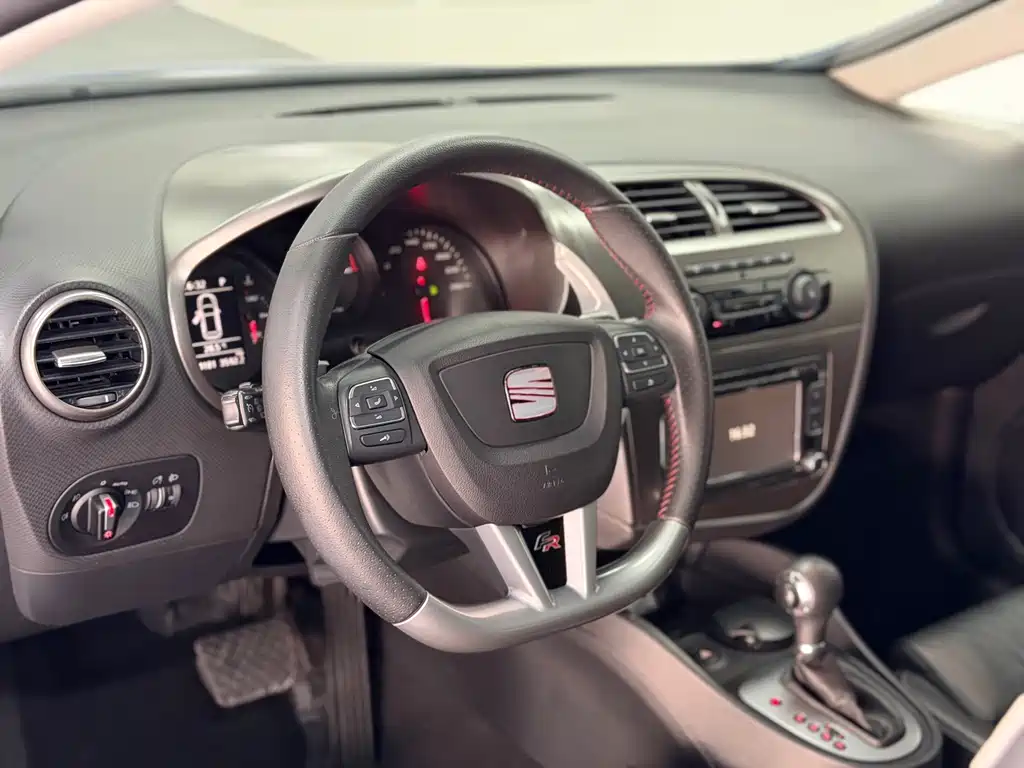 SEAT Leon — миниатюра 9