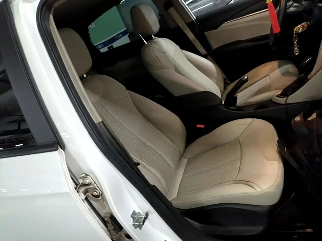 Buick Excelle — миниатюра 25