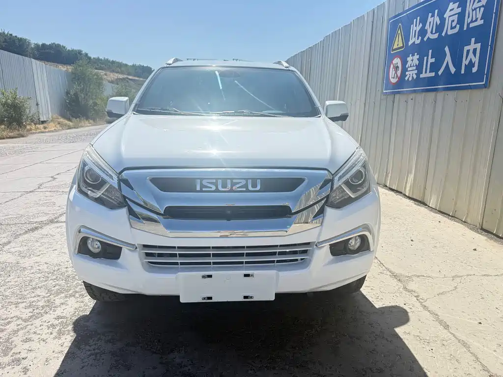 Isuzu MU-X — миниатюра 2