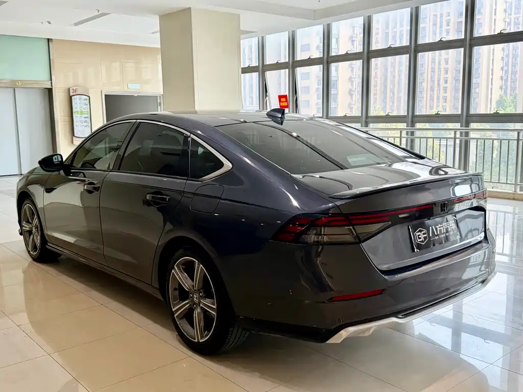 Honda Accord — миниатюра 7
