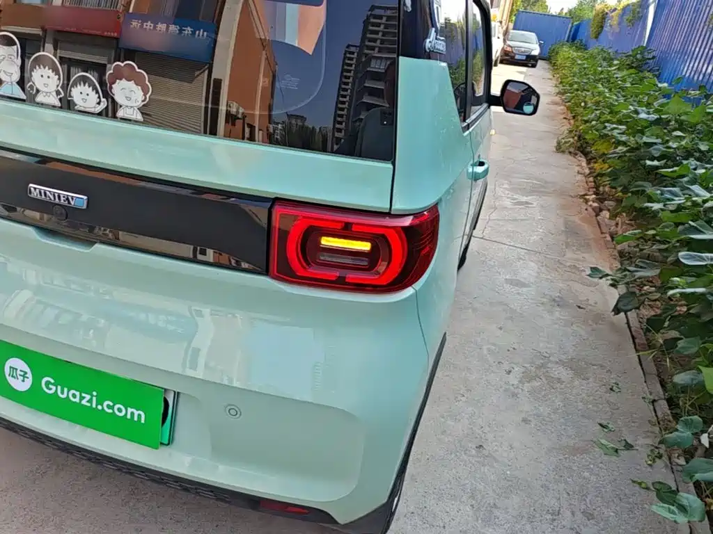 Wuling MINIEV — миниатюра 8