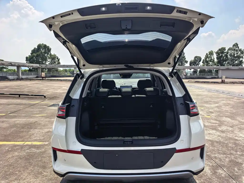 BYD Sealion 05 EV — миниатюра 14