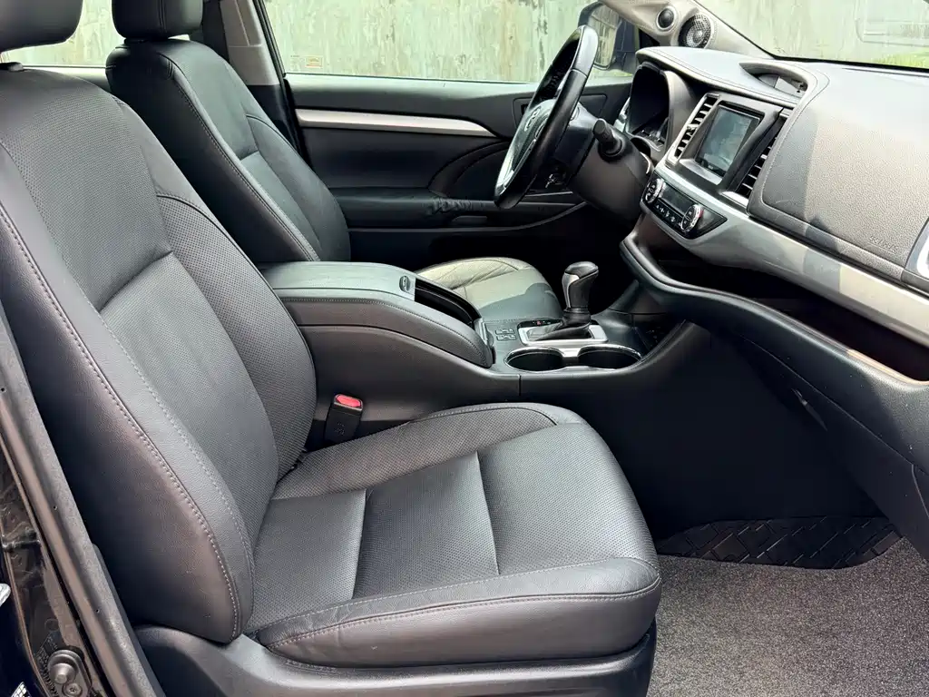 Toyota Highlander — миниатюра 10