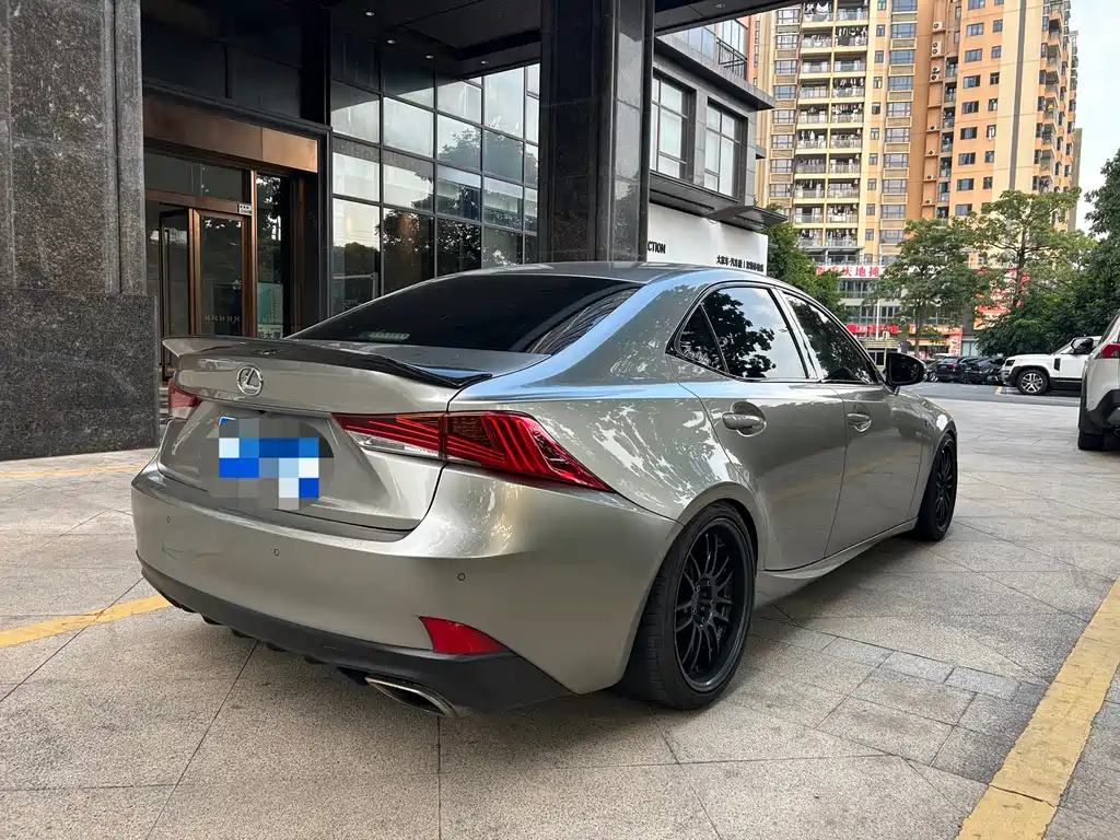 Lexus IS — миниатюра 8