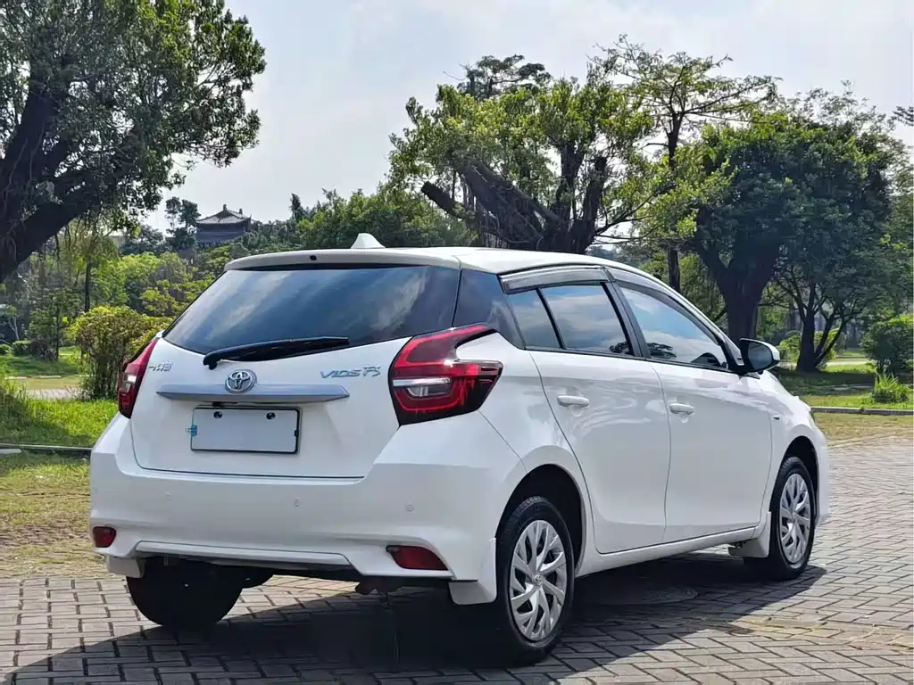 Toyota Vios FS — миниатюра 9