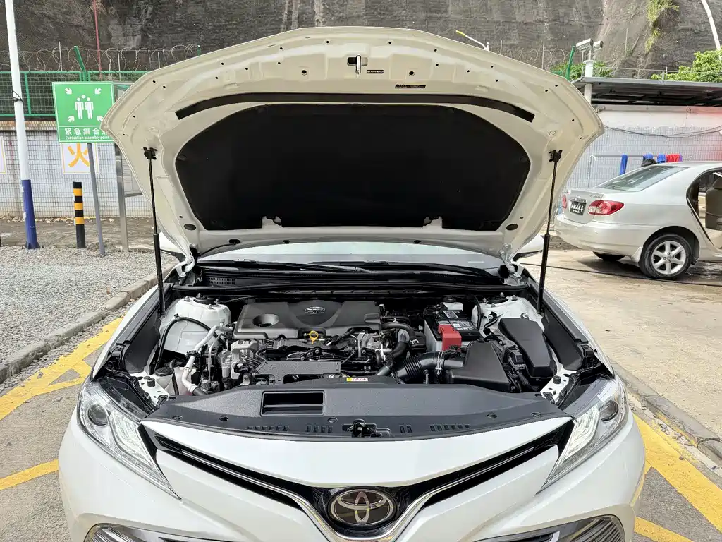 Toyota Camry — миниатюра 16