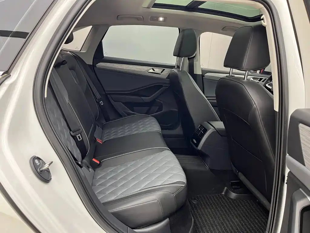 Volkswagen Sagitar — миниатюра 17