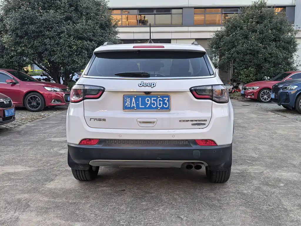 Jeep Compass — миниатюра 4