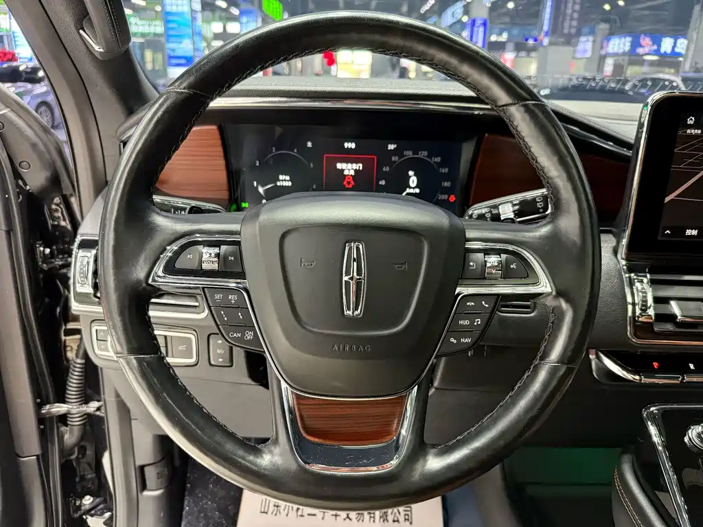 Lincoln Navigator — миниатюра 11