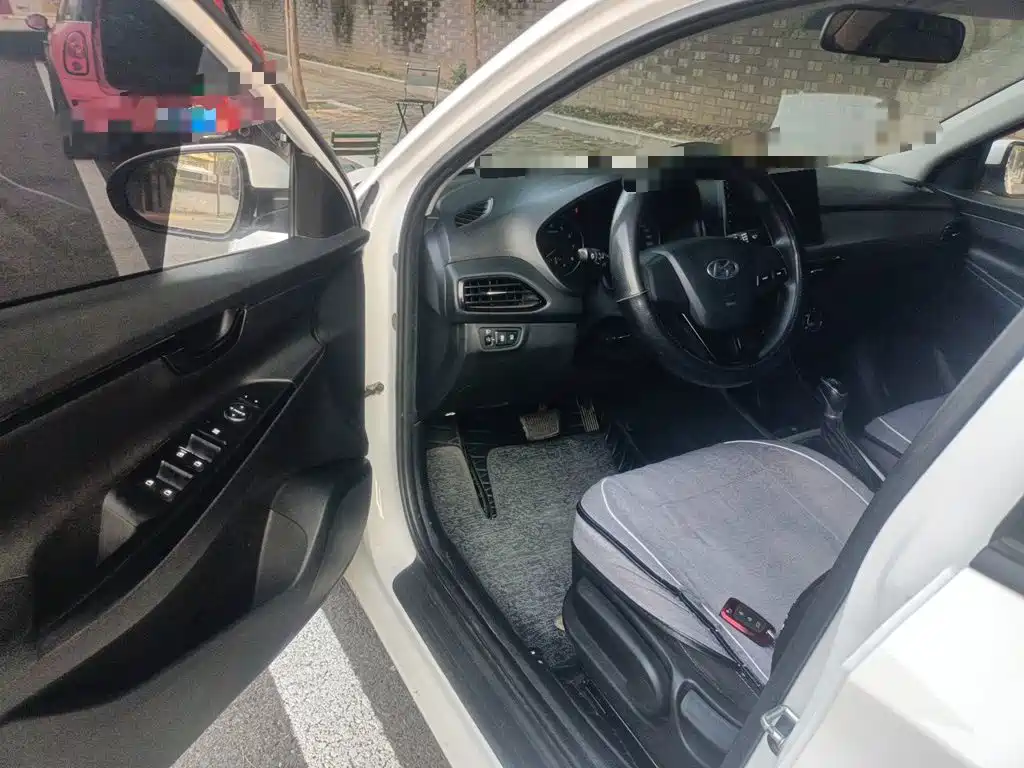 Hyundai Elantra — миниатюра 17