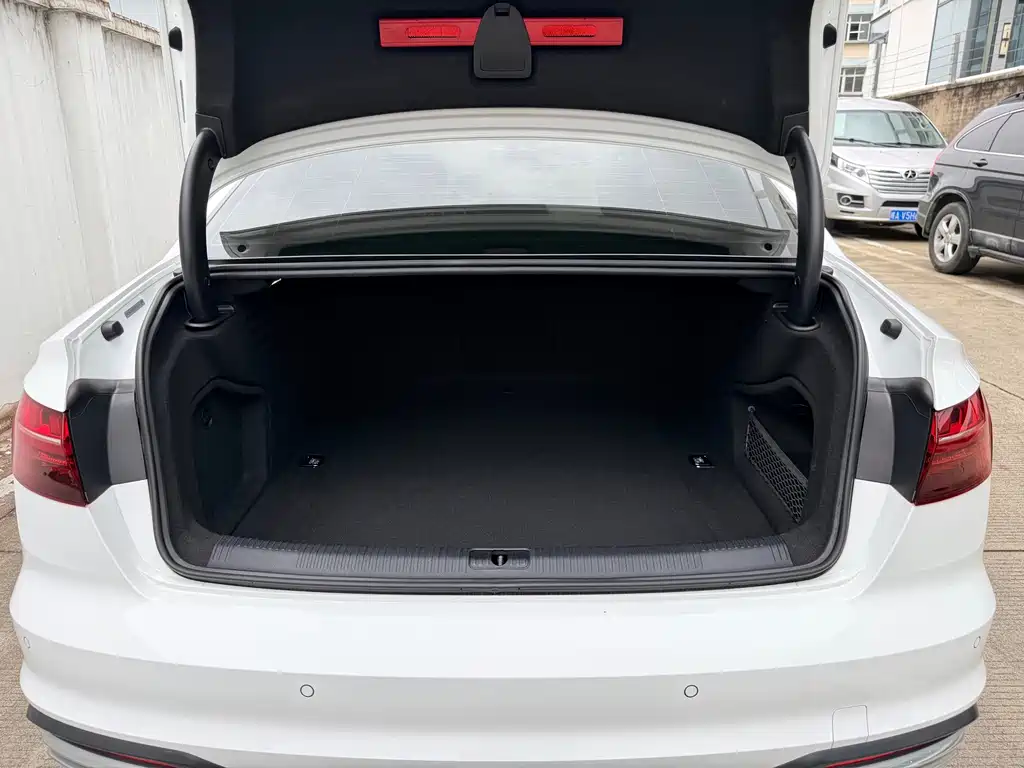 Audi A4L — миниатюра 16