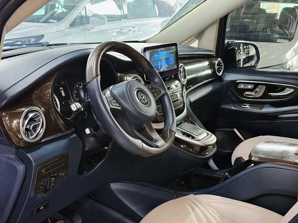 Mercedes-Benz Vito — миниатюра 2