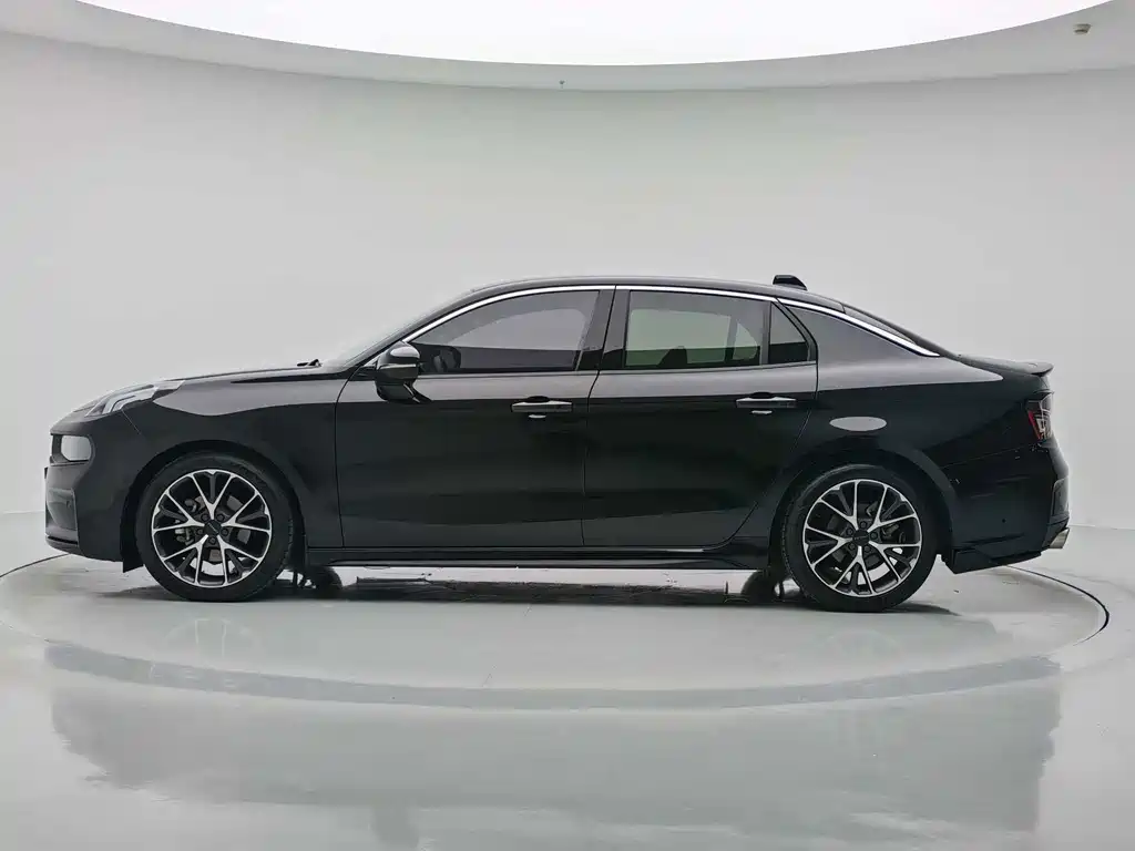 Lynk & Co 03 — миниатюра 18