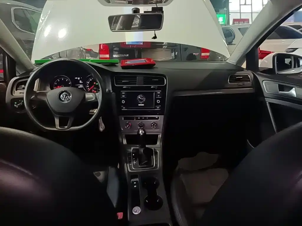 Volkswagen Golf — миниатюра 10