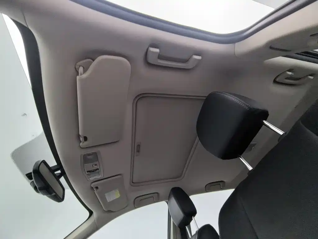 Mitsubishi Outlander — миниатюра 14