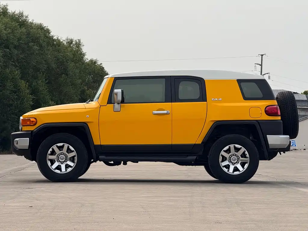 Toyota FJ Cruiser — миниатюра 5
