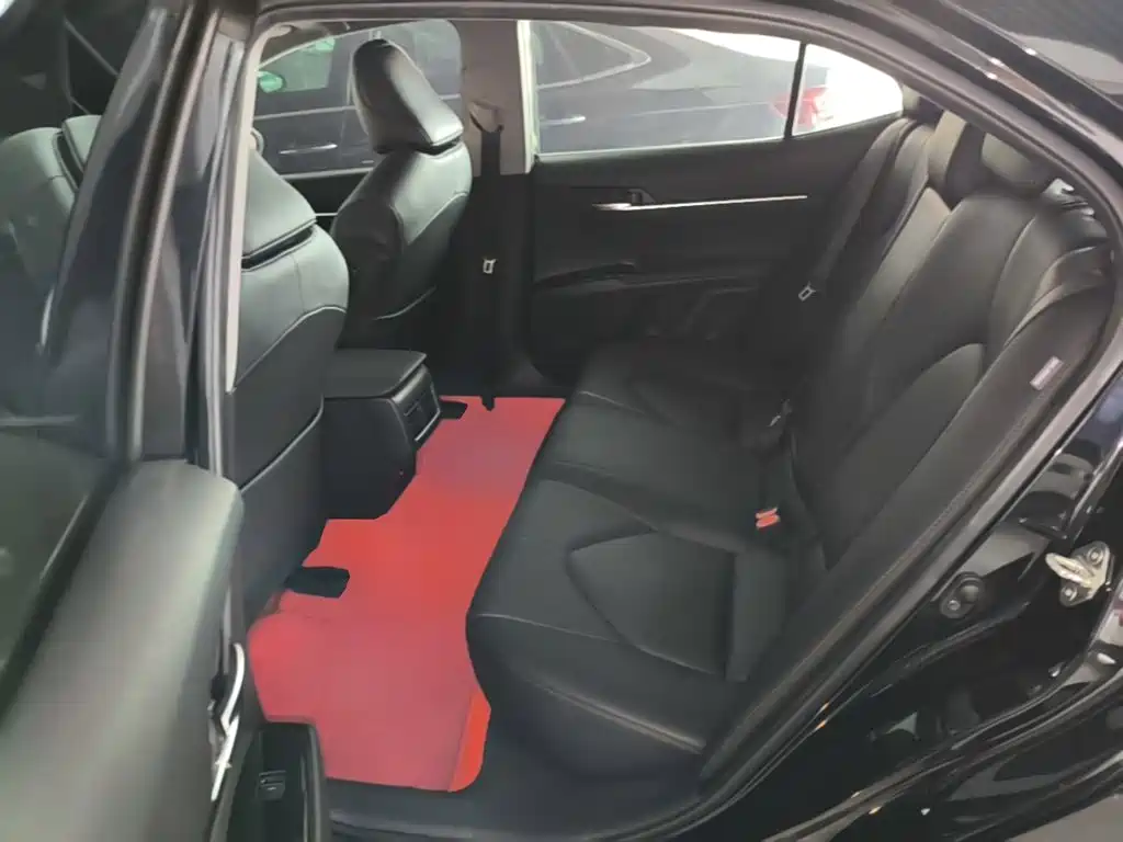 Toyota Camry — миниатюра 17