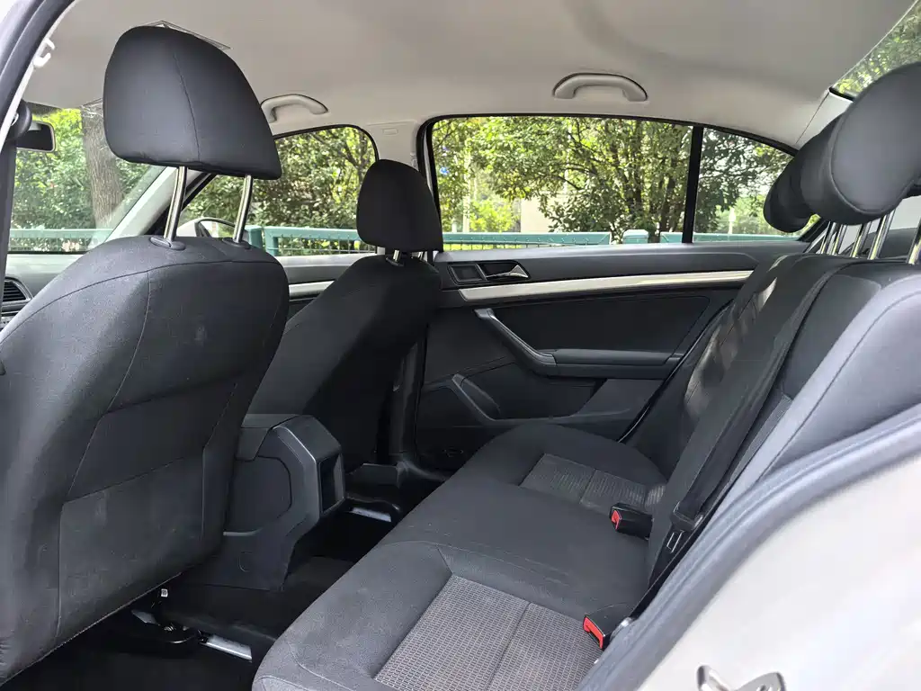 Volkswagen Lavida — миниатюра 7