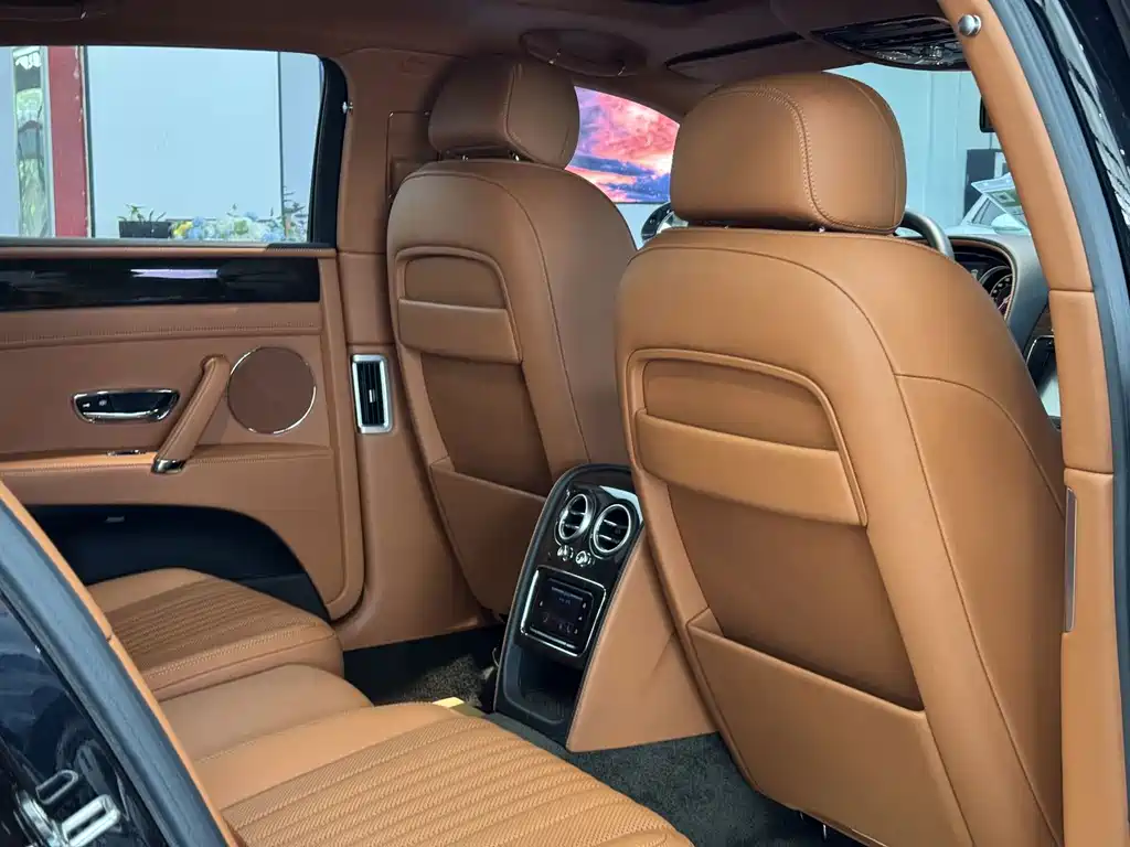 Bentley Flying Spur — миниатюра 16