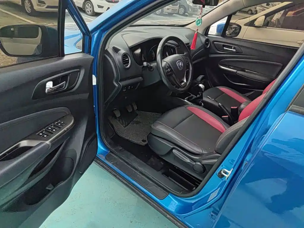 Changan CS15 — миниатюра 16