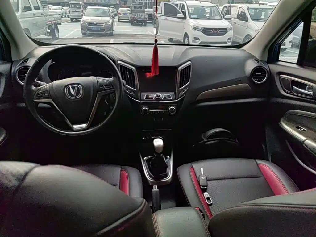 Changan CS15 — миниатюра 10