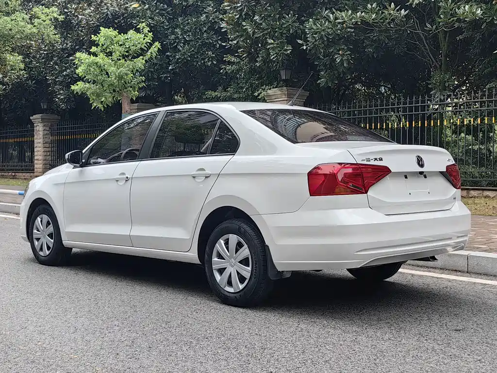 Volkswagen Jetta — миниатюра 7