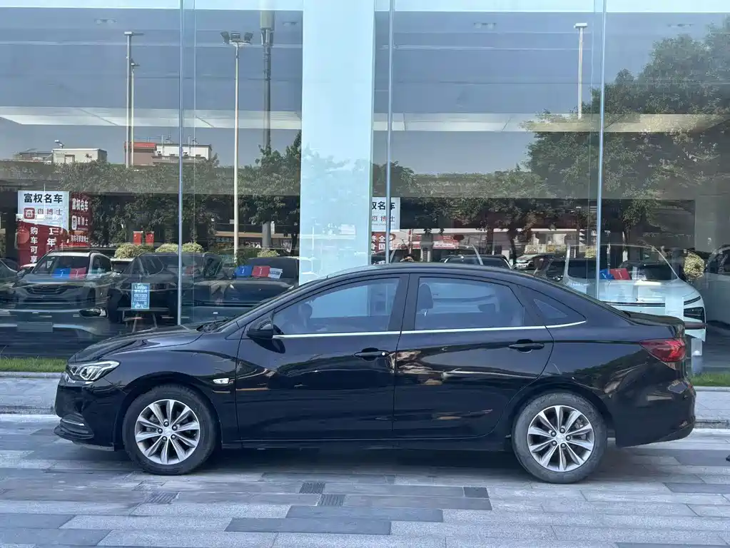 Chevrolet Monza — миниатюра 3