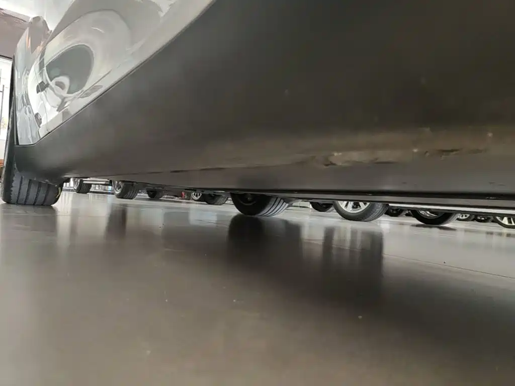 Tesla Model Y — миниатюра 21