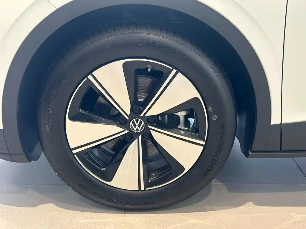 Volkswagen ID.4 X — миниатюра 2