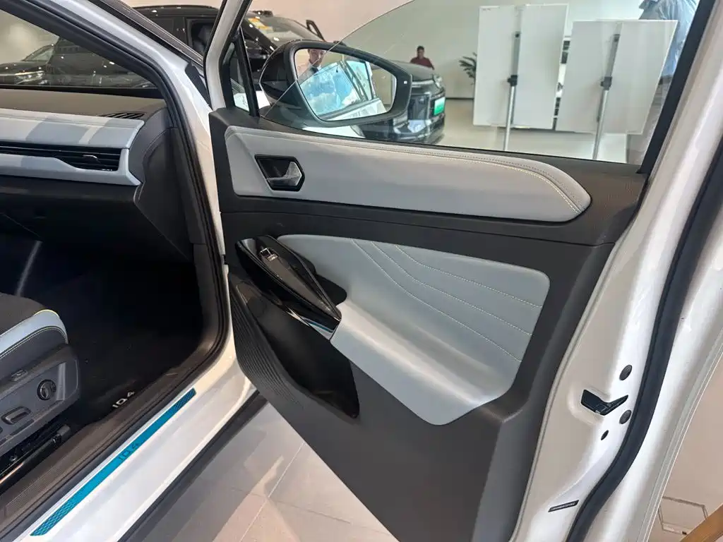 Volkswagen ID.4 X — миниатюра 7