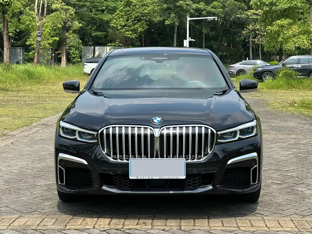 BMW 7 Series — миниатюра 2