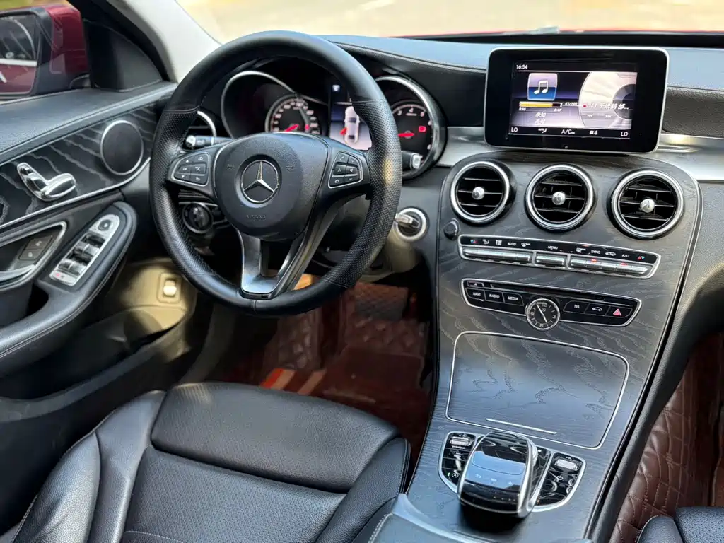 Mercedes-Benz C-Class — миниатюра 4