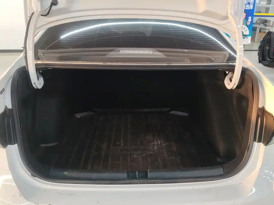 Volkswagen Lavida — миниатюра 4