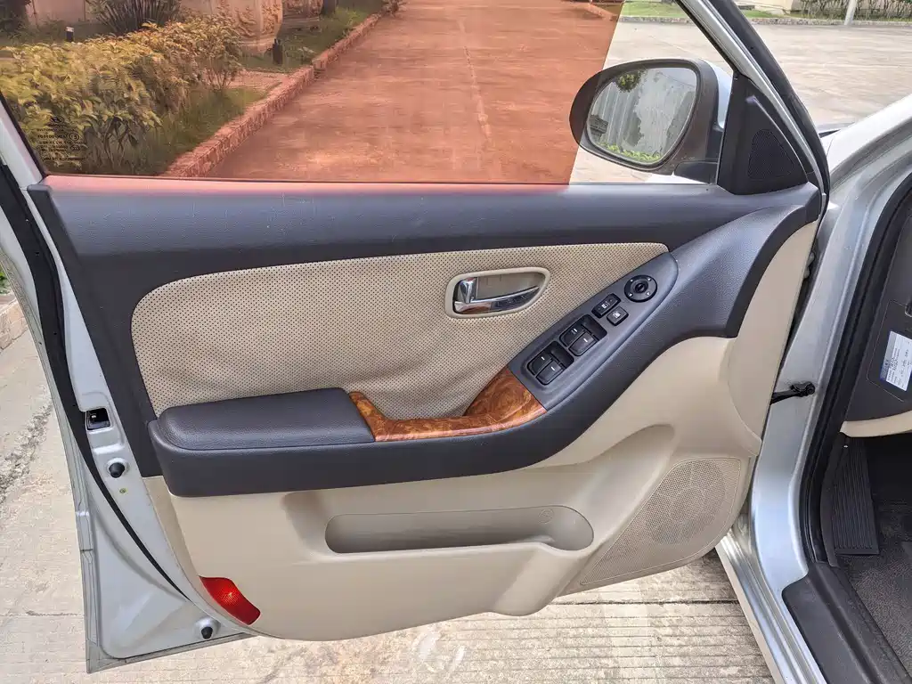 Hyundai Elantra — миниатюра 15